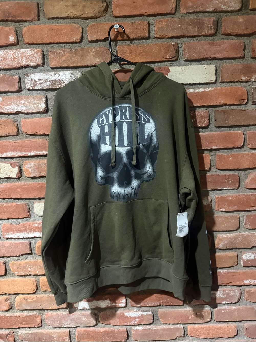 Forever 21 Men's Olive Green Skull Graphic Hoodie